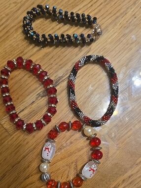 Women's Red & Black Beaded Bracelet Set — Festive Layering Bracelets